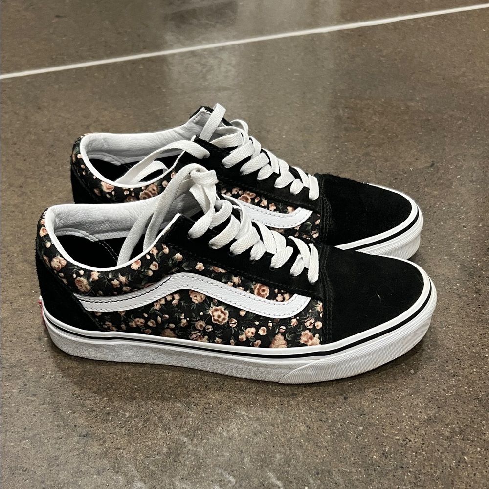 Vans Women's Black and Pink Floral Sneakers